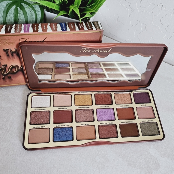 🆕️Too Faced Better Than Chocolate Cocoa-Infused Eye Shadow Palette 18 Shades - Picture 1 of 12